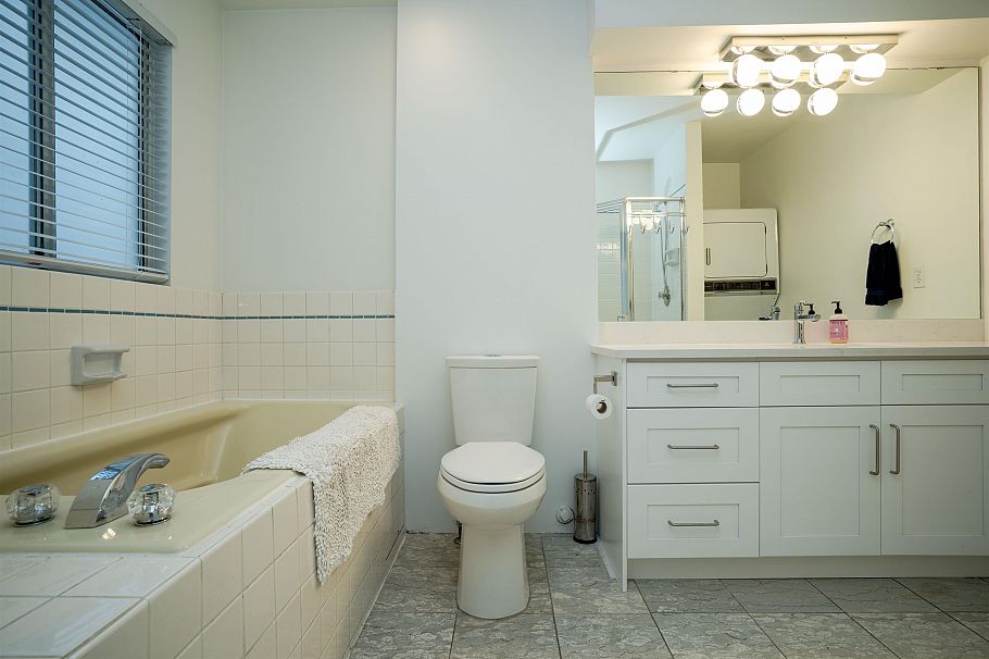 1346 Laburnum Street Vancouver, BC - 27