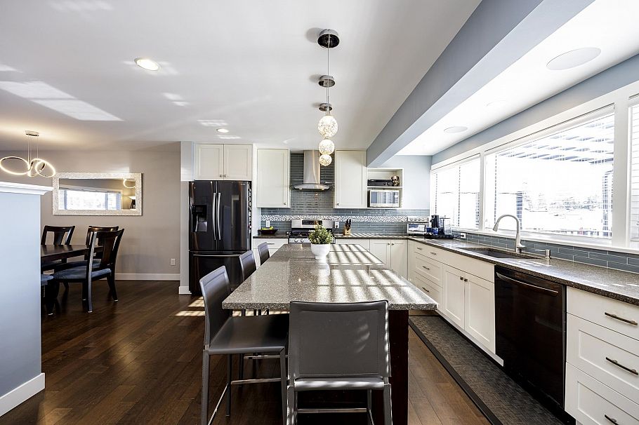 887 E 17th Street North Vancouver, BC - 11