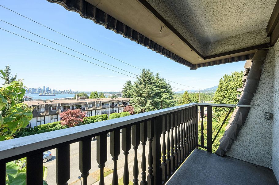 305 310 W 3rd Street North Vancouver, BC - 14