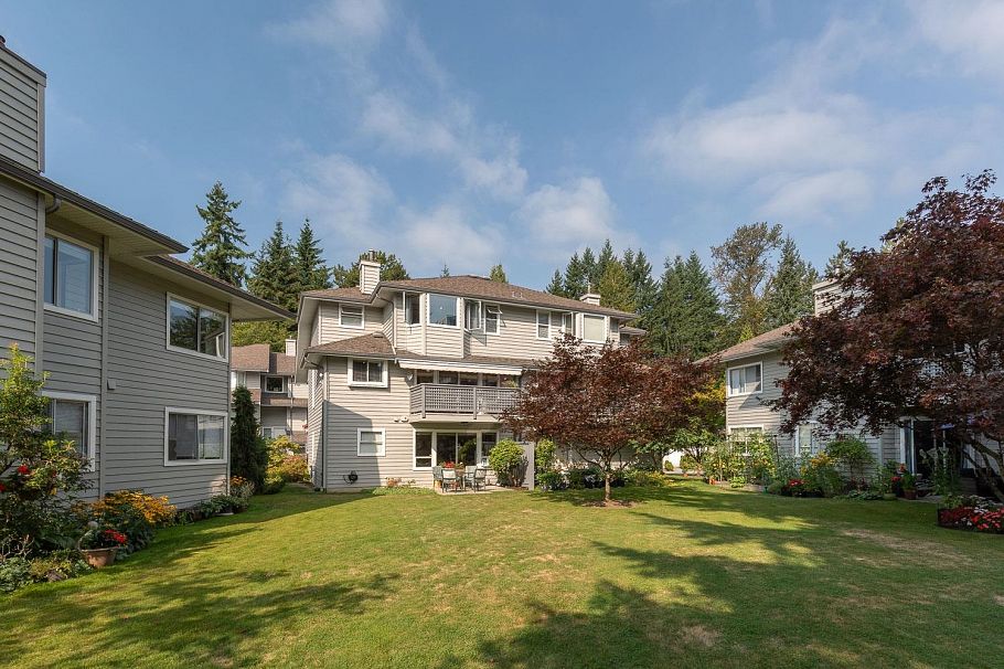 5 3634 Garibaldi Drive North Vancouver, BC - 5