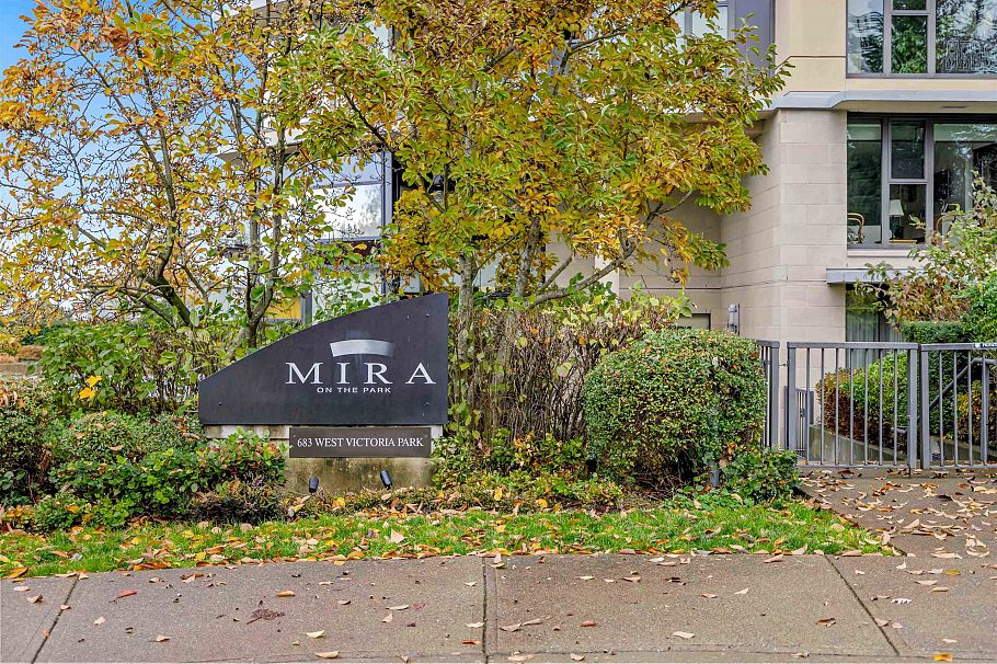 602 683 W Victoria Park North Vancouver, BC - 21