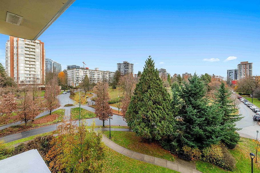 602 683 W Victoria Park North Vancouver, BC - 19