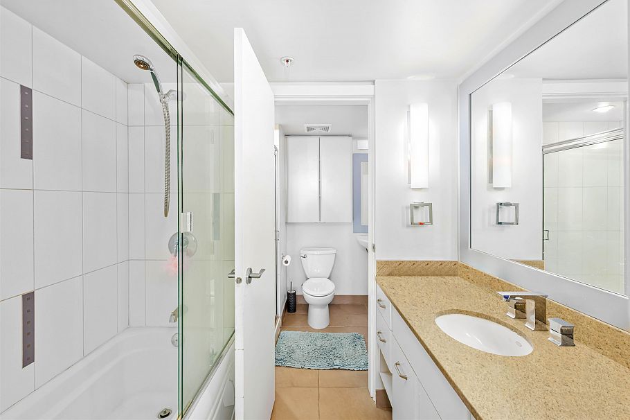 602 683 W Victoria Park North Vancouver, BC - 16