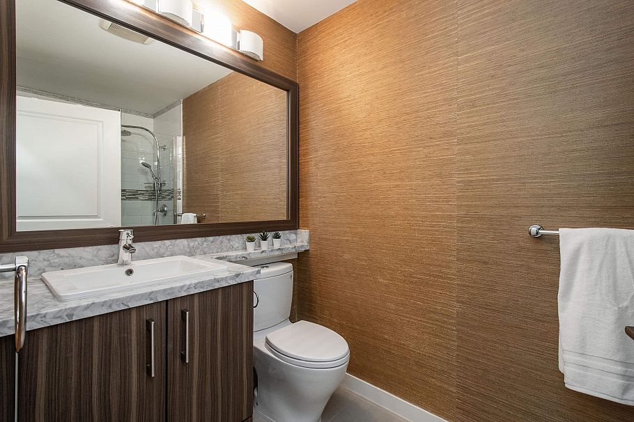 116 119 W 22nd Street North Vancouver, BC - 24