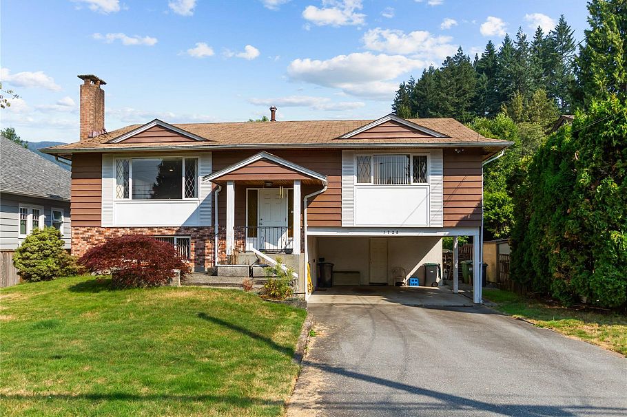 1728 Westover Road North Vancouver, BC - 2