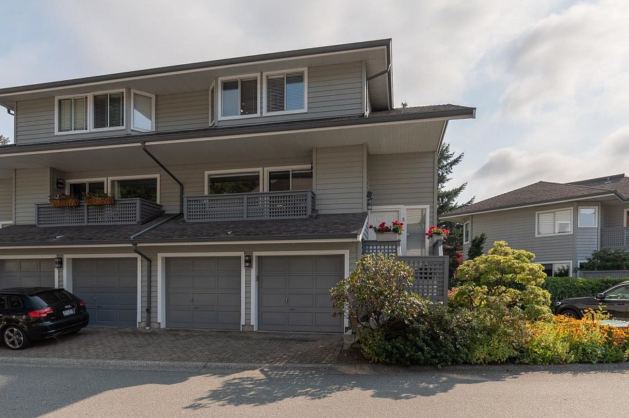 5 3634 Garibaldi Drive North Vancouver, BC - 3