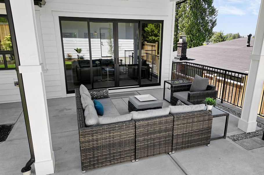 338 W 24th Street North Vancouver, BC - 32