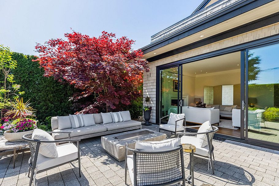 939 Friar Crescent North Vancouver, BC - 33