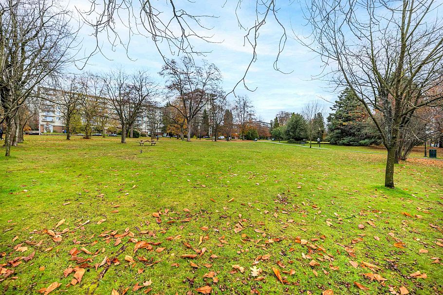 602 683 W Victoria Park North Vancouver, BC - 26