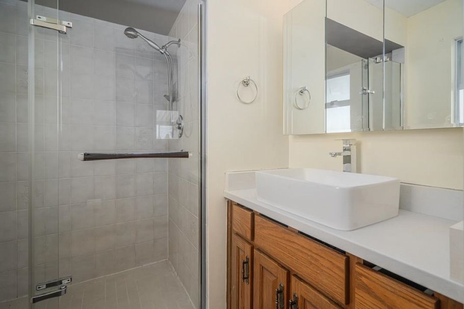 3240 Clive Avenue Vancouver, BC - 27