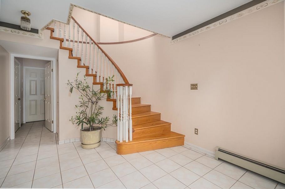 3240 Clive Avenue Vancouver, BC - 4