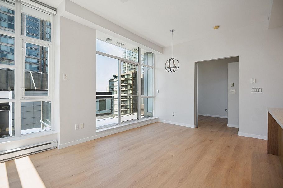 1206 1205 Howe Street Vancouver, BC - 4