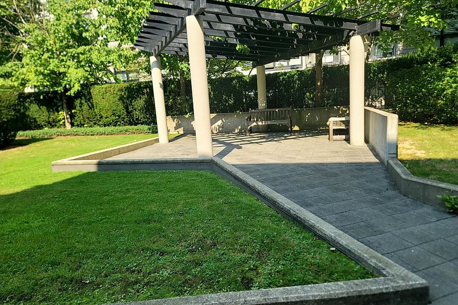 302 3663 Crowley Drive Vancouver, BC - 18