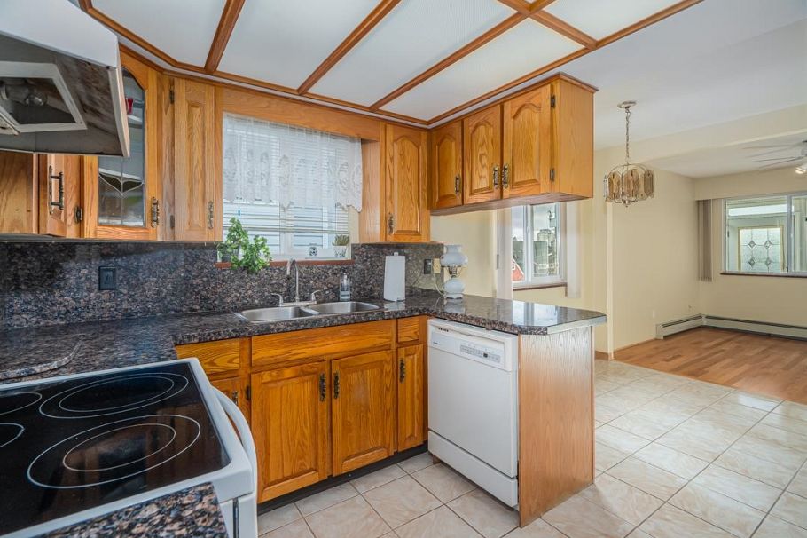 3240 Clive Avenue Vancouver, BC - 12