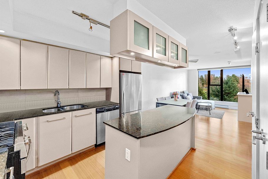 602 683 W Victoria Park North Vancouver, BC - 6