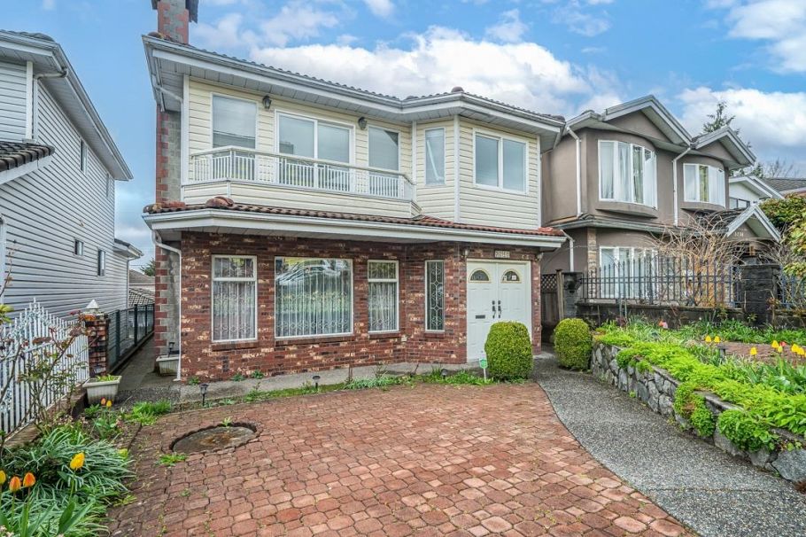 3240 Clive Avenue Vancouver, BC - 2