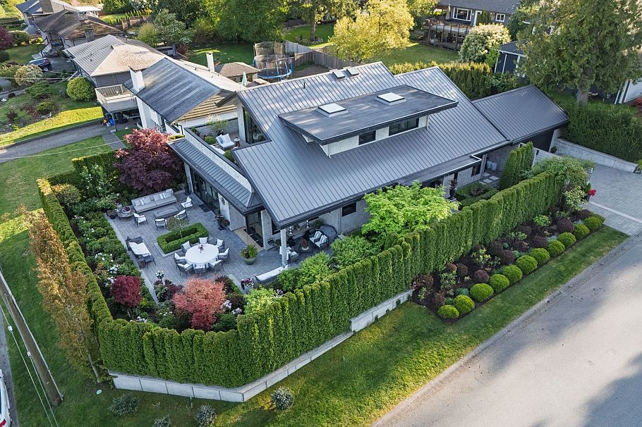 939 Friar Crescent North Vancouver, BC - 38