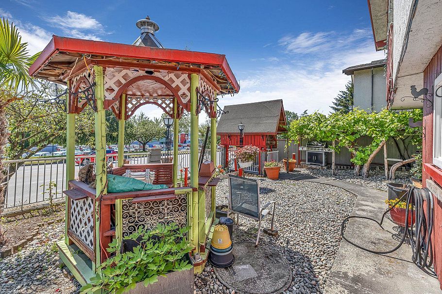 1017 SE Marine Drive Vancouver, BC - 6