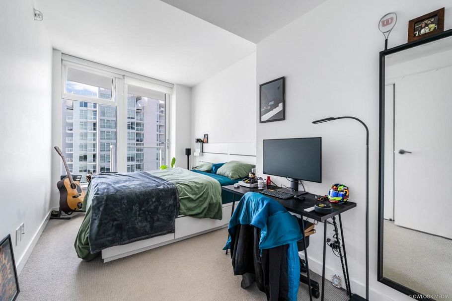 1210 2220 Kingsway Vancouver, BC - 2