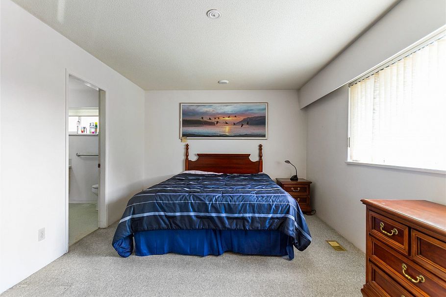 1728 Westover Road North Vancouver, BC - 10