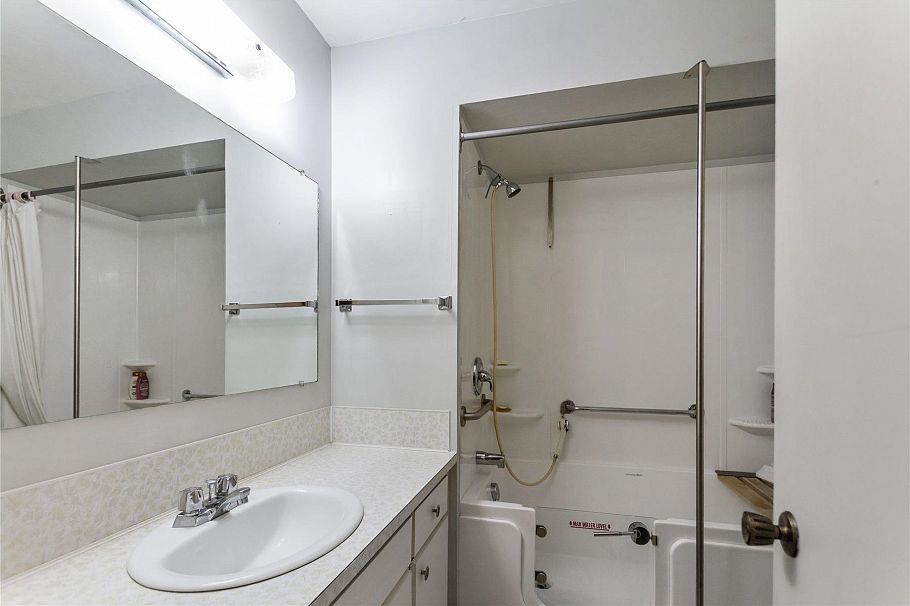 1728 Westover Road North Vancouver, BC - 12