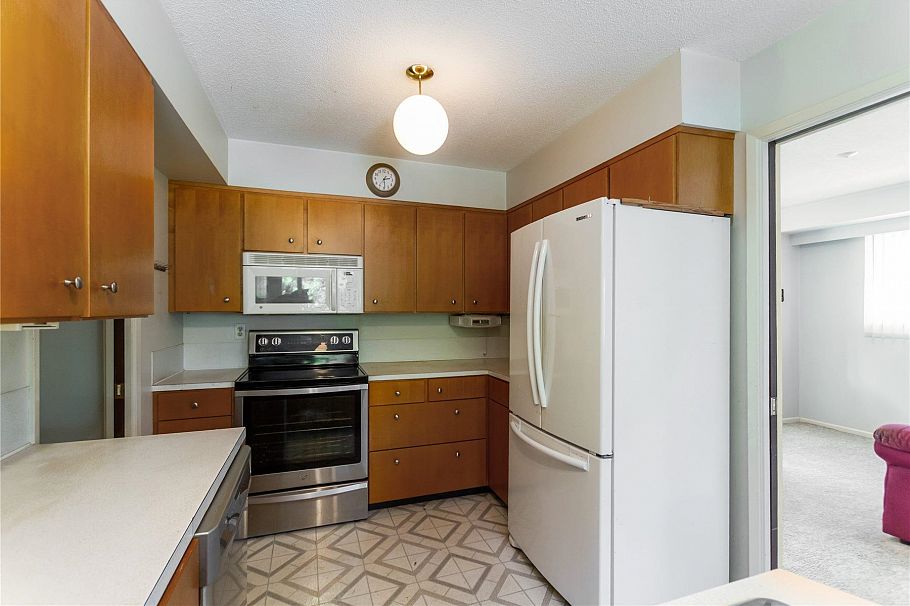 1728 Westover Road North Vancouver, BC - 6