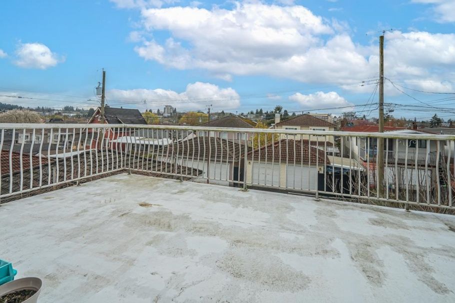 3240 Clive Avenue Vancouver, BC - 20