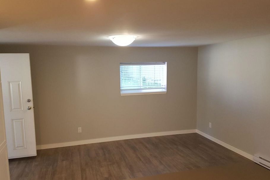 887 E 17th Street North Vancouver, BC - 29