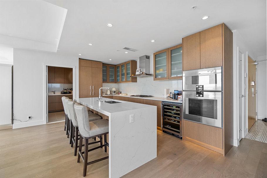 2201 1632 Lions Gate Lane North Vancouver, BC - 14