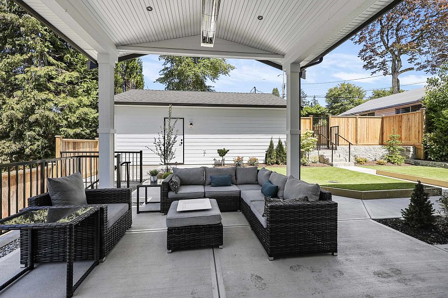 338 W 24th Street North Vancouver, BC - 11