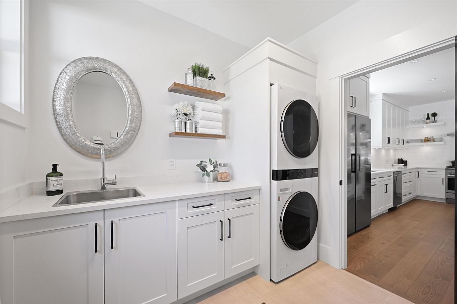 338 W 24th Street North Vancouver, BC - 15