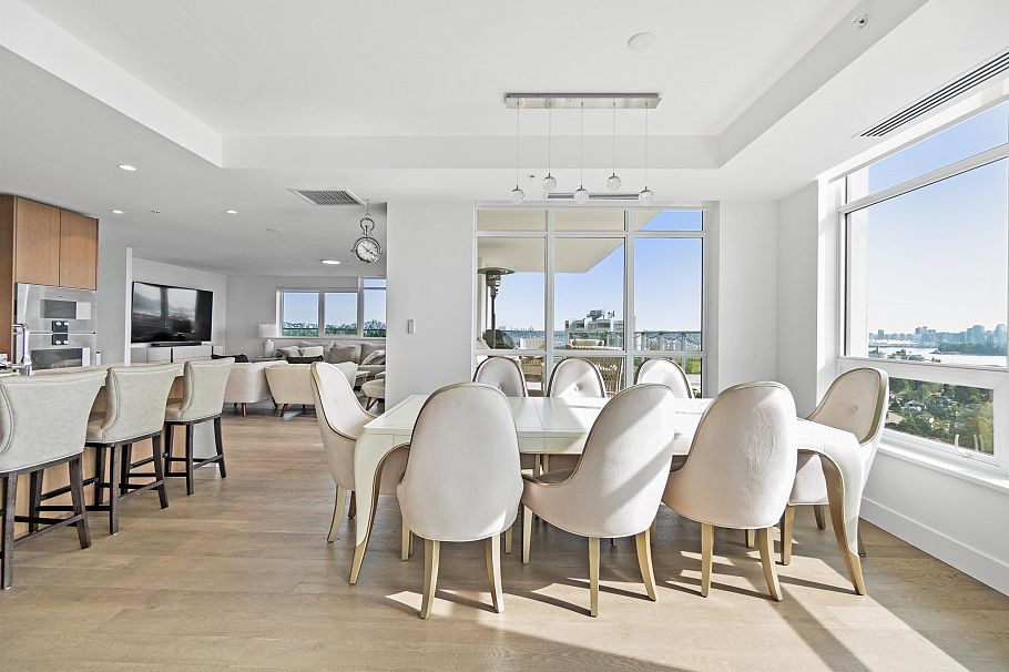 2201 1632 Lions Gate Lane North Vancouver, BC - 2