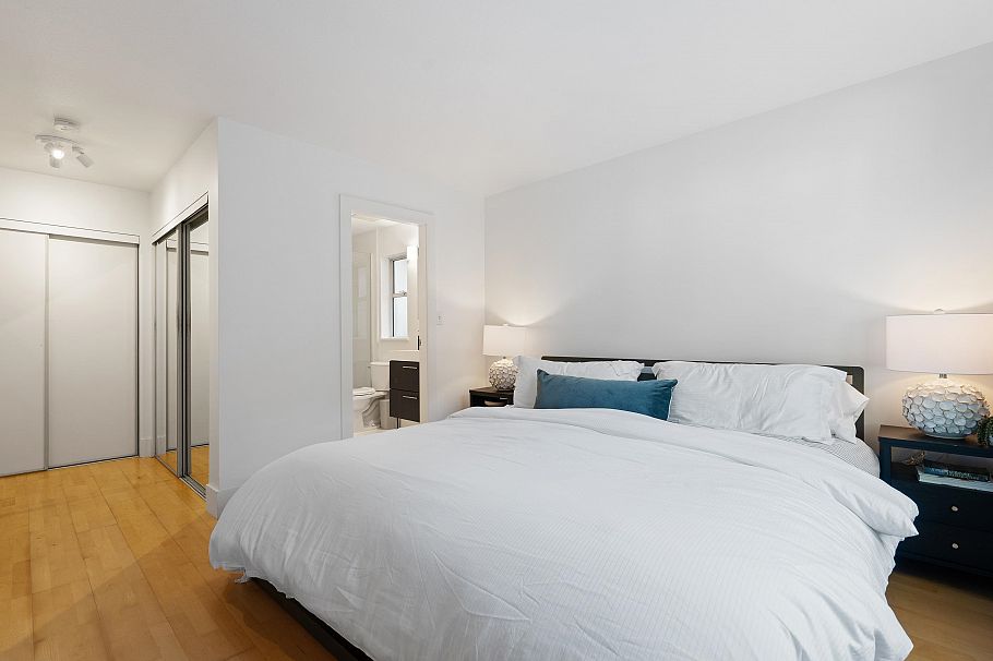 2343 W 7th Avenue Vancouver, BC - 22