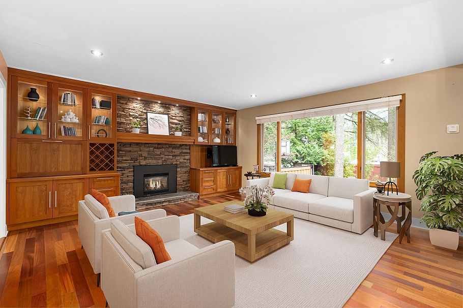 4793 Capilano Road North Vancouver, BC - 5