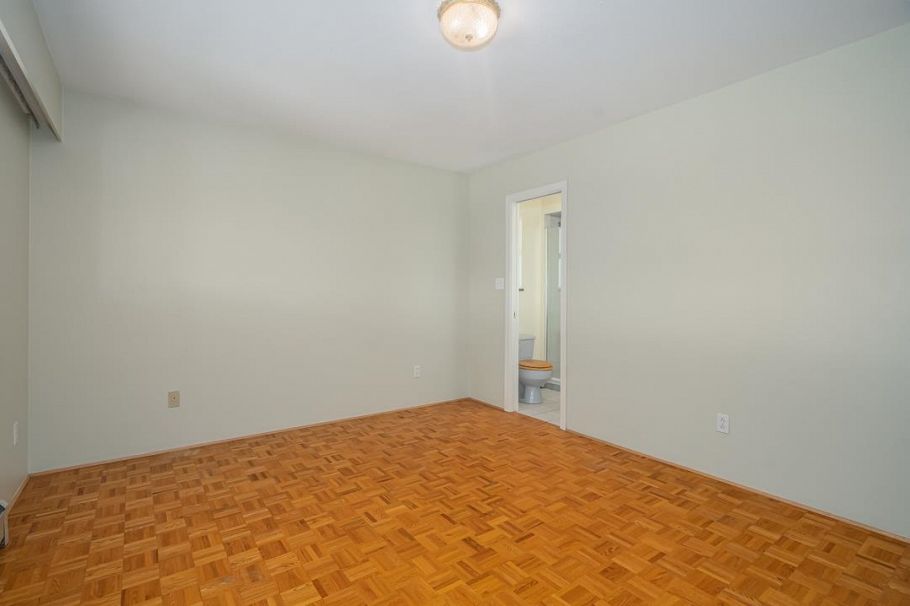 3240 Clive Avenue Vancouver, BC - 24