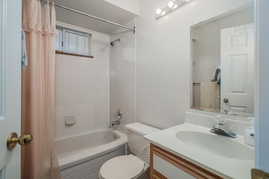 3240 Clive Avenue Vancouver, BC - 34