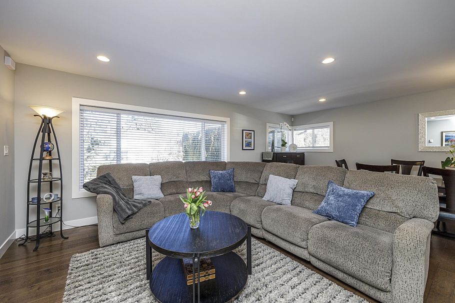 887 E 17th Street North Vancouver, BC - 4