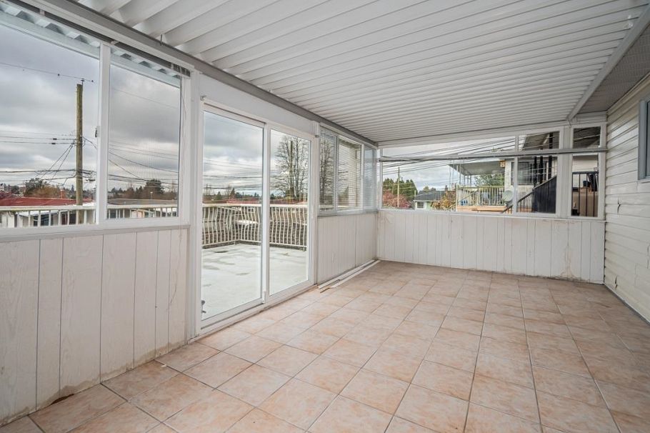 3240 Clive Avenue Vancouver, BC - 19