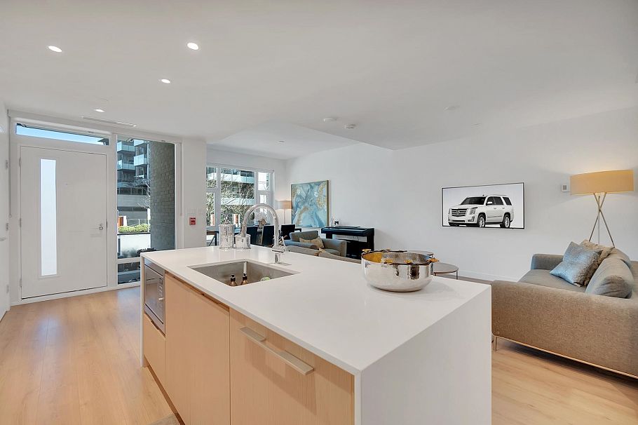 107 1500 Fern Street North Vancouver, BC - 6