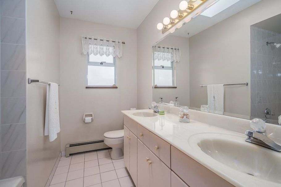 3240 Clive Avenue Vancouver, BC - 26