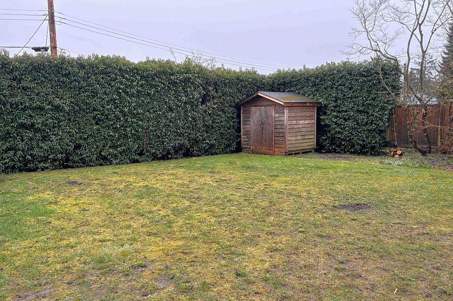 887 E 17th Street North Vancouver, BC - 33