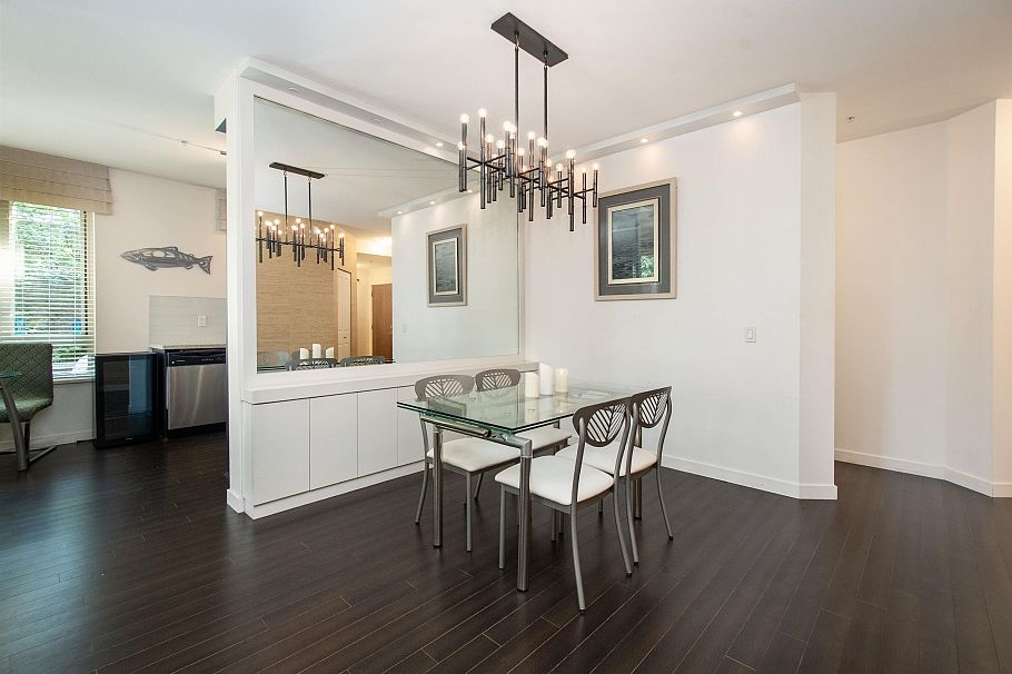 116 119 W 22nd Street North Vancouver, BC - 6