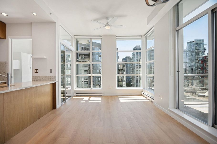 1206 1205 Howe Street Vancouver, BC - 3