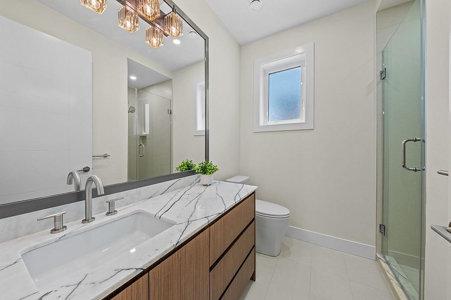 1 4650 Gothard Street Vancouver, BC - 23