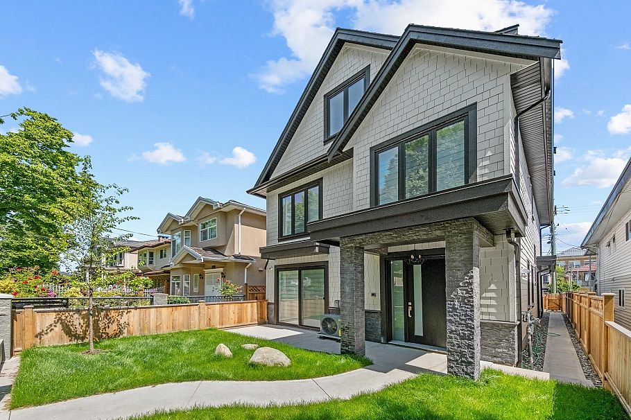 1 4650 Gothard Street Vancouver, BC - 3