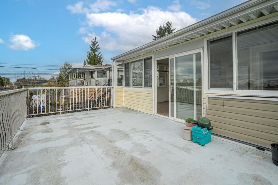 3240 Clive Avenue Vancouver, BC - 22