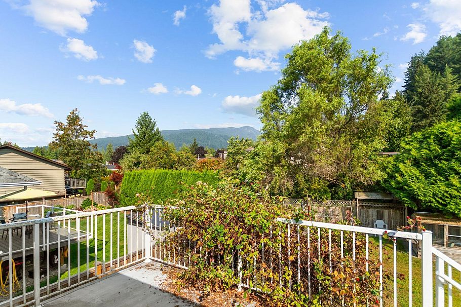 1728 Westover Road North Vancouver, BC - 24