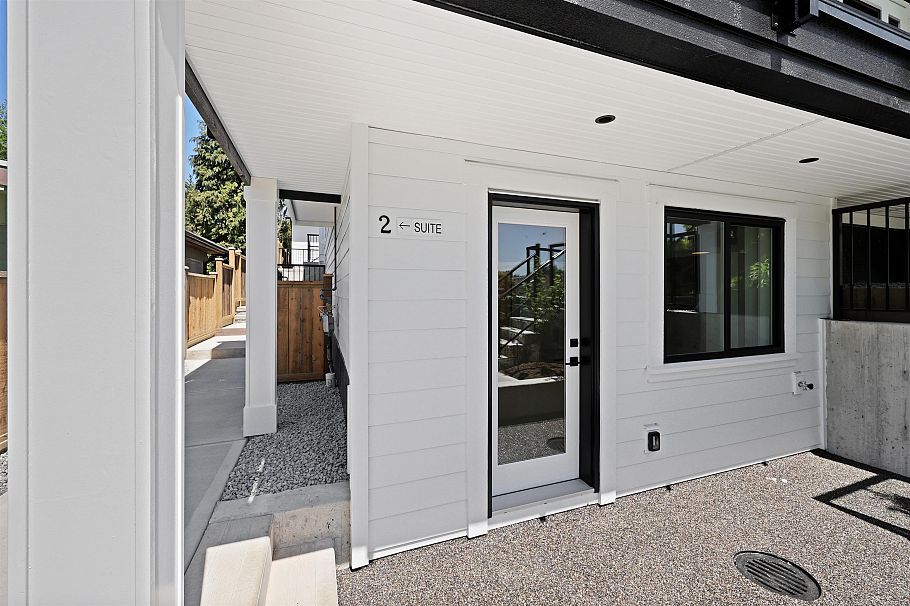 338 W 24th Street North Vancouver, BC - 28