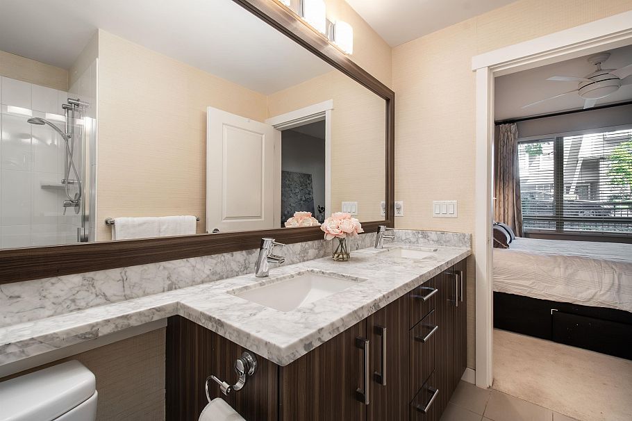 116 119 W 22nd Street North Vancouver, BC - 21