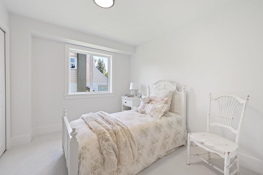 338 W 24th Street North Vancouver, BC - 23